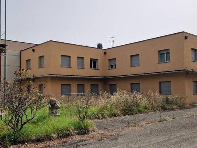 Locale Commerciale in vendita a Unione dei comuni Valli del Reno, Lavino e Samoggia, Pragatto