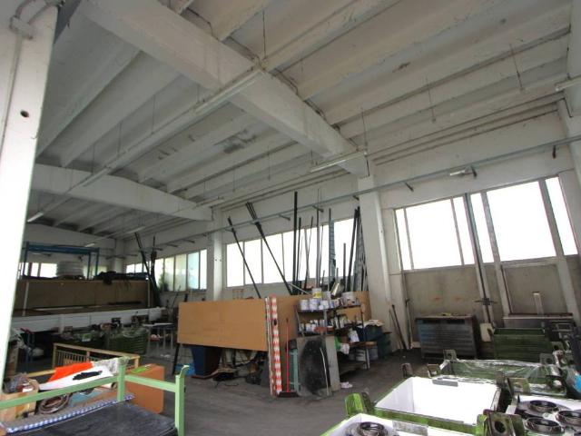 Locale Commerciale in vendita a Unione dei comuni Valli del Reno, Lavino e Samoggia, Bazzano