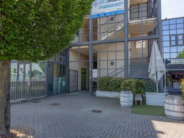 Locale Commerciale in vendita a Vaprio D'adda, Lombardia