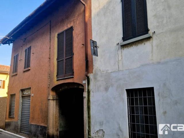 Locale Commerciale in vendita a Vaprio D'adda, Lombardia