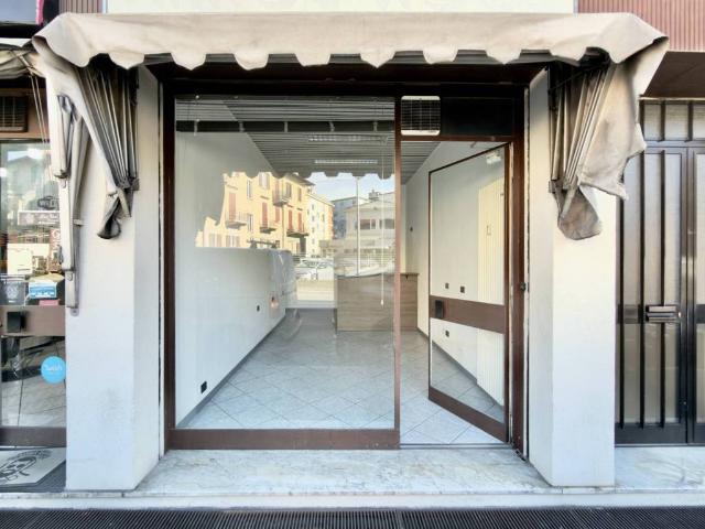 Locale Commerciale in vendita a Biumo Superiore, Varese
