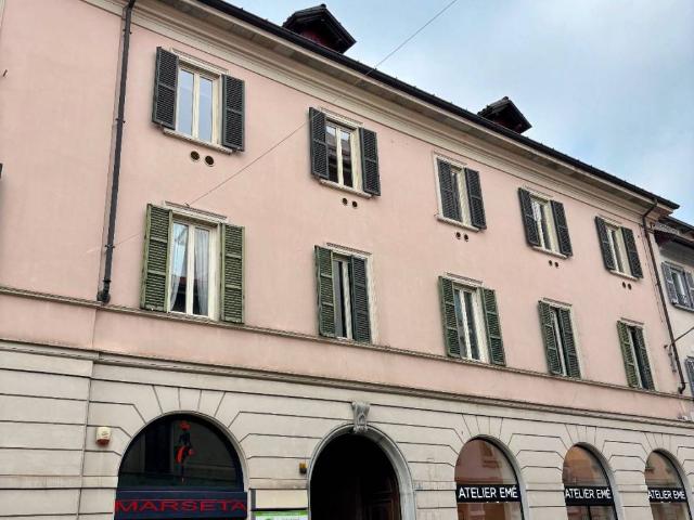 Locale Commerciale in affitto a Biumo Superiore, Varese