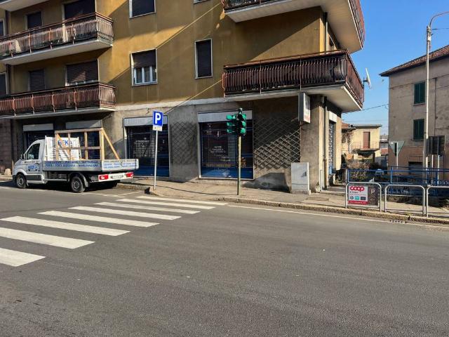 Locale Commerciale in vendita a Biumo Superiore, Varese
