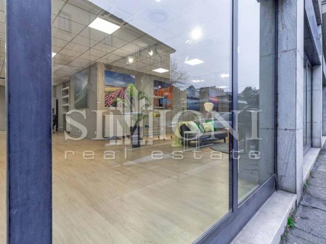 Locale Commerciale in vendita a Biumo Superiore, Varese