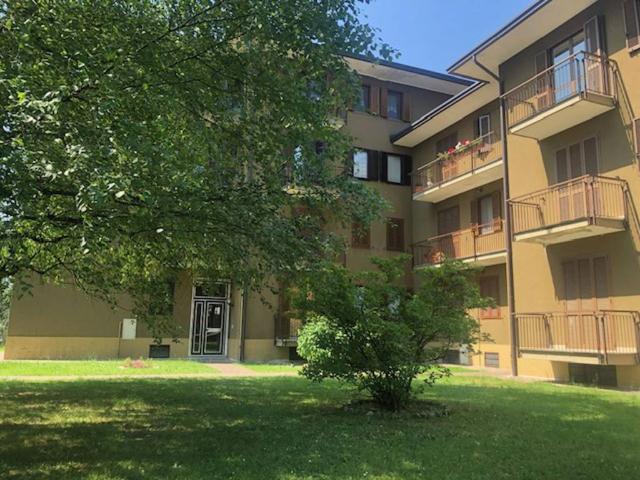 Locale Commerciale in vendita a Santa Maria Maddalena, Varese