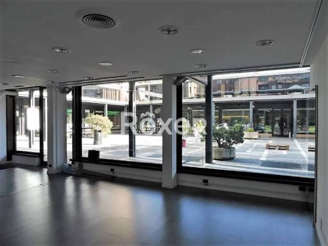 Locale Commerciale in vendita a Biumo Superiore, Varese