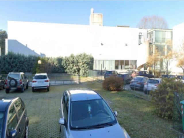 Locale Commerciale in vendita a Biumo Superiore, Varese