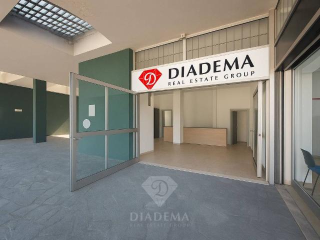 Locale Commerciale in vendita a Biumo Superiore, Varese