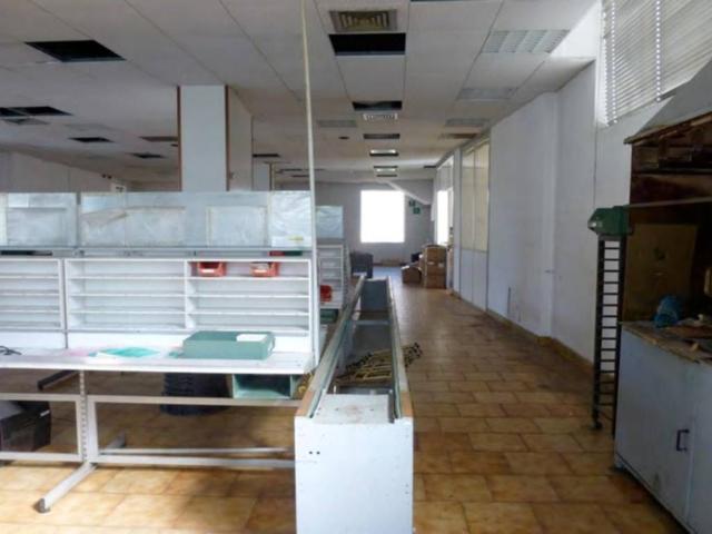 Locale Commerciale in vendita a Biumo Superiore, Varese