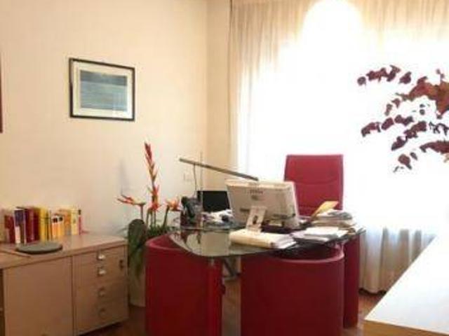 Locale Commerciale in vendita a Biumo Superiore, Varese