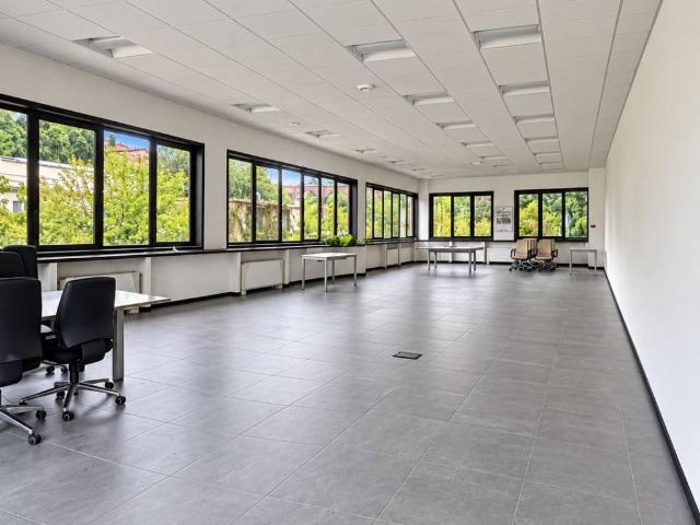 Locale Commerciale in vendita a Biumo Superiore, Varese