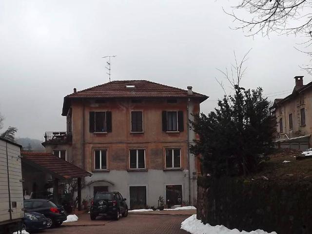 Locale Commerciale in vendita a Biumo Superiore, Varese