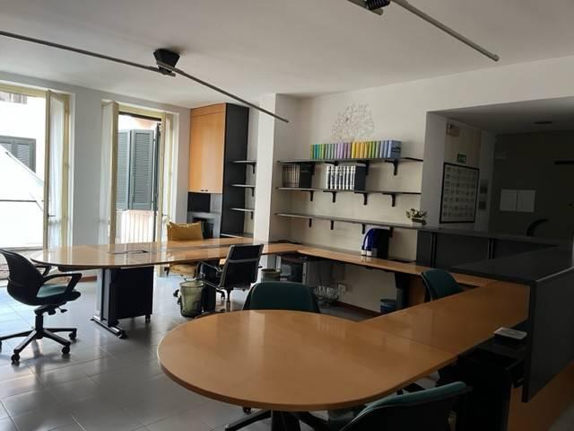 Locale Commerciale in vendita a Biumo Superiore, Varese