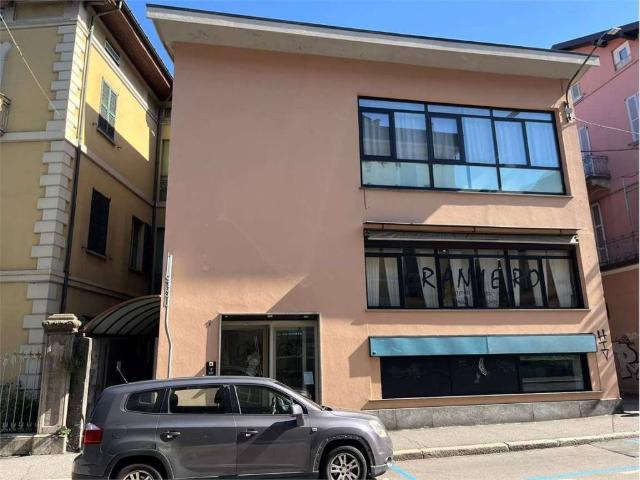 Locale Commerciale in vendita a Biumo Superiore, Varese
