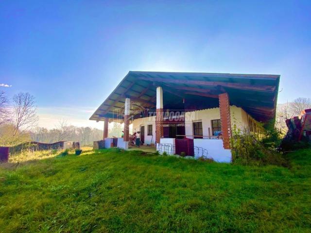 Locale Commerciale in vendita a Unione Montana di Comuni delle Valli di Lanzo, Ceronda e Casternone, Piemonte
