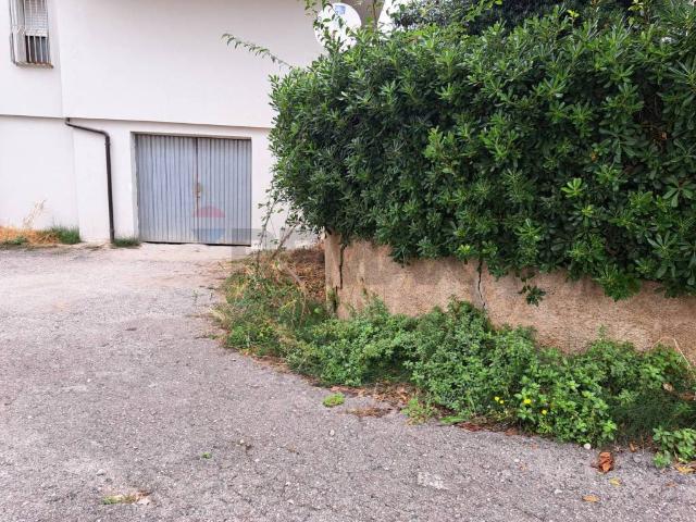 Locale Commerciale in vendita a San Paolo, Vasto