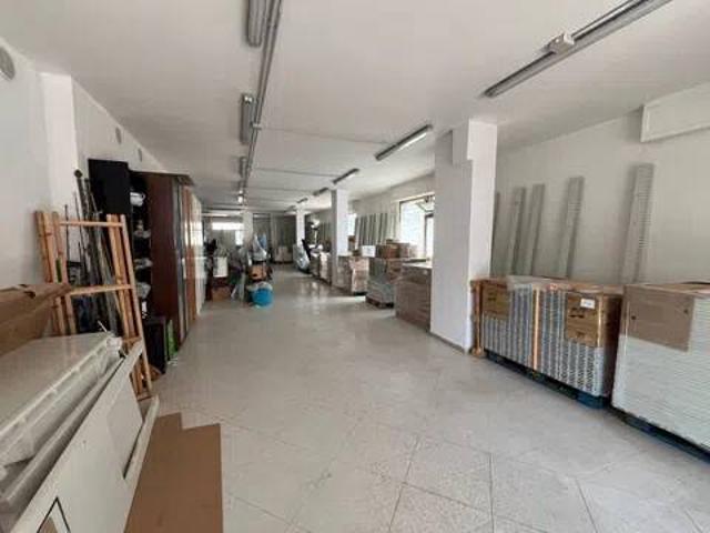 Locale Commerciale in vendita a San Paolo, Vasto