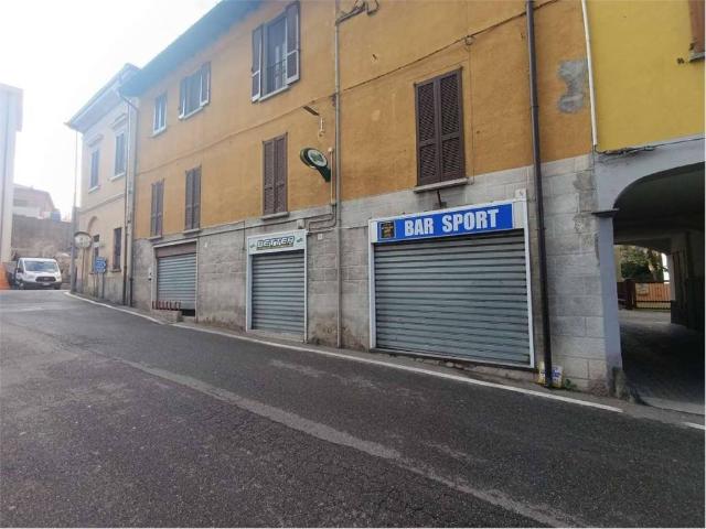Locale Commerciale in vendita a Veduggio Con Colzano, Lombardia