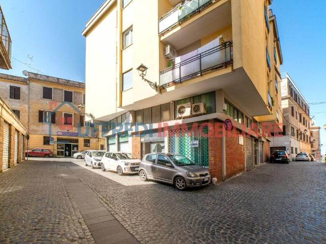 Locale Commerciale in vendita a Roma Capitale, Lazio