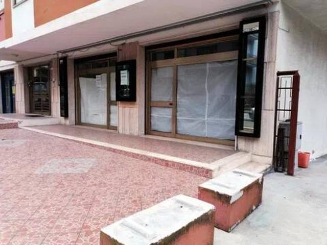 Locale Commerciale in vendita a Venafro, Molise
