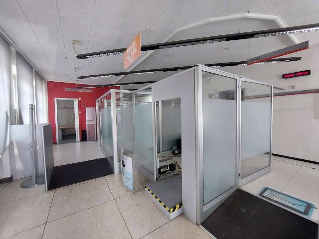 Locale Commerciale in vendita a Piemonte, Cuneo