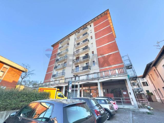 Locale Commerciale in vendita a Venegono Inferiore, Lombardia