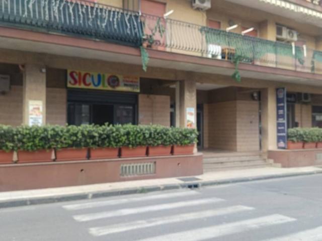 Locale Commerciale in vendita a Venetico, Sicilia