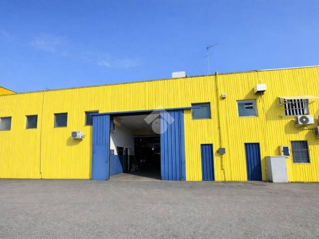Locale Commerciale in vendita a Mestre-Carpenedo, Venezia