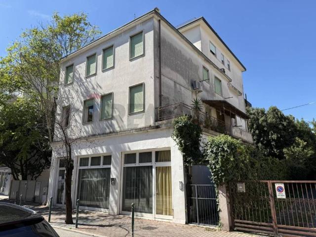 Locale Commerciale in vendita a Mestre-Carpenedo, Venezia