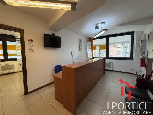 Locale Commerciale in vendita a Mestre-Carpenedo, Venezia