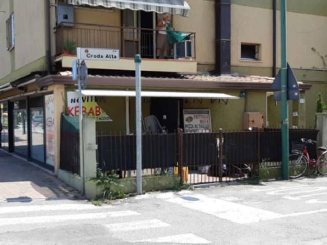 Locale Commerciale in vendita a Favaro Veneto, Venezia