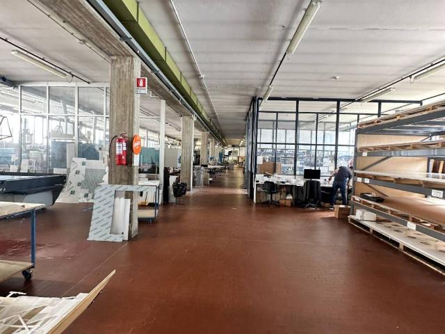 Locale Commerciale in vendita a Mestre-Carpenedo, Venezia