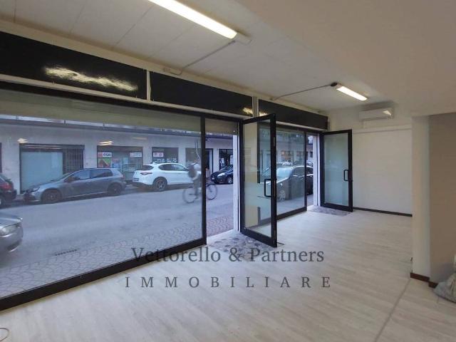 Locale Commerciale in vendita a Mestre-Carpenedo, Venezia