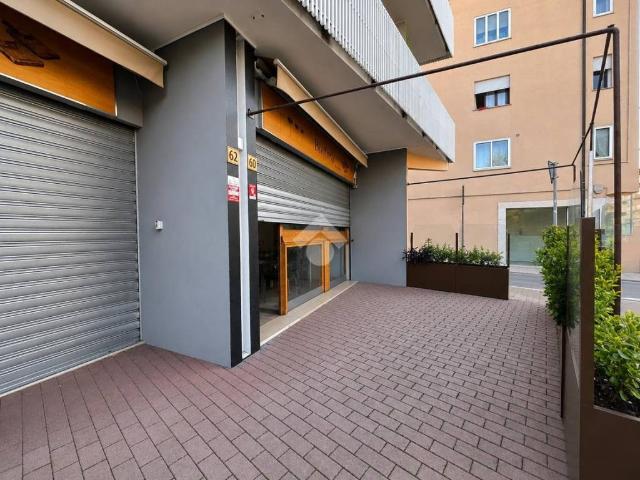 Locale Commerciale in vendita a Mestre-Carpenedo, Venezia