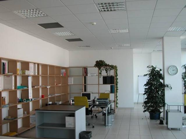 Locale Commerciale in vendita a Marghera, Venezia