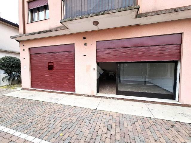 Locale Commerciale in vendita a Chirignago-Zelarino, Venezia