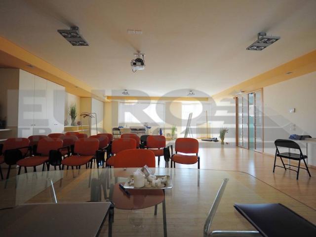 Locale Commerciale in vendita a La Favorita, Venezia