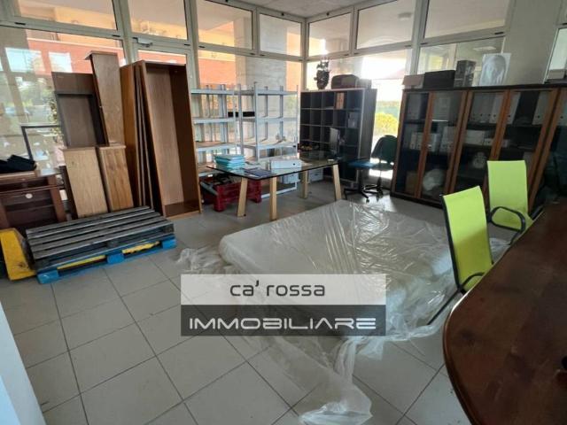 Locale Commerciale in vendita a Mestre-Carpenedo, Venezia