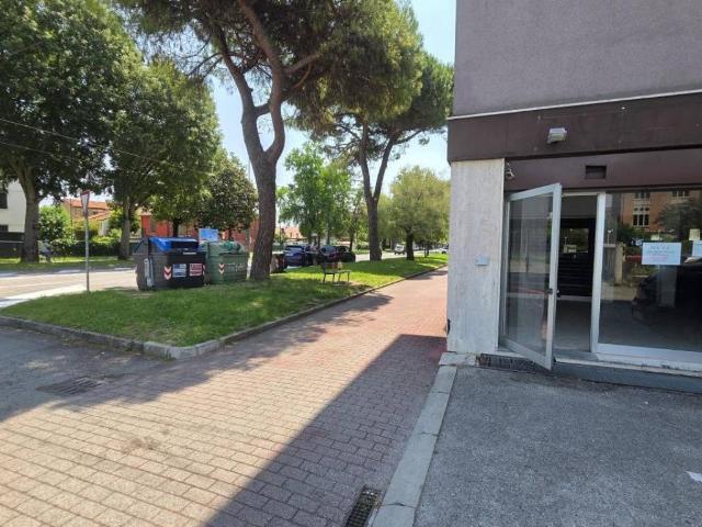 Locale Commerciale in vendita a Mestre-Carpenedo, Venezia
