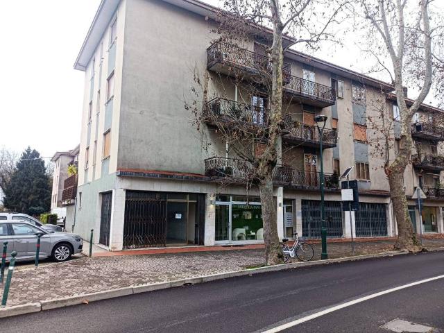 Locale Commerciale in vendita a Mestre-Carpenedo, Venezia