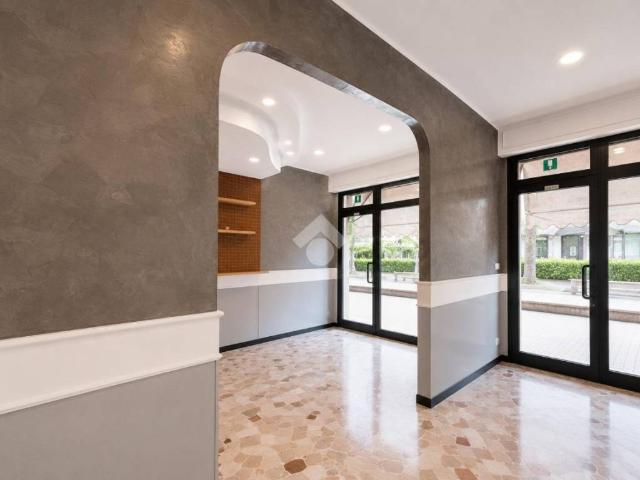 Locale Commerciale in vendita a Mestre-Carpenedo, Venezia