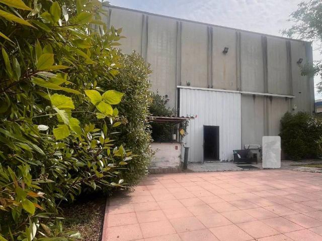 Locale Commerciale in vendita a Mestre-Carpenedo, Venezia