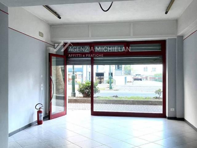 Locale Commerciale in vendita a Mestre-Carpenedo, Venezia