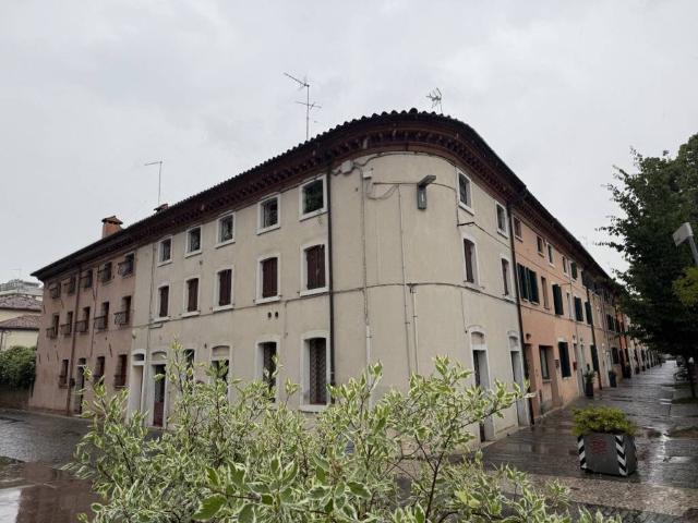 Locale Commerciale in vendita a Mestre-Carpenedo, Venezia
