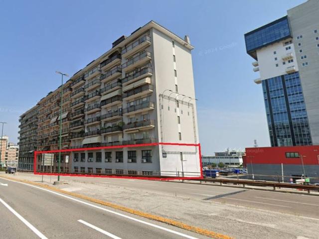 Locale Commerciale in vendita a Mestre-Carpenedo, Venezia