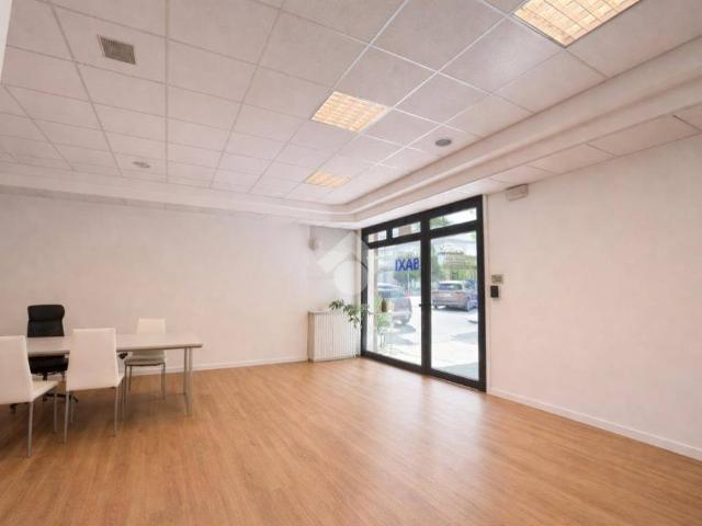 Locale Commerciale in vendita a Mestre-Carpenedo, Venezia