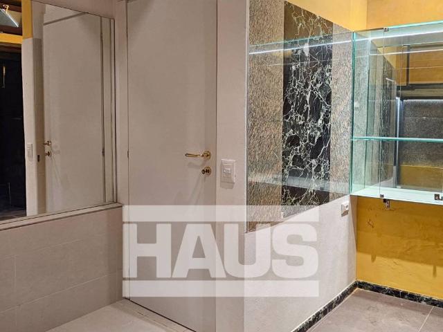 Locale Commerciale in vendita a Venezia