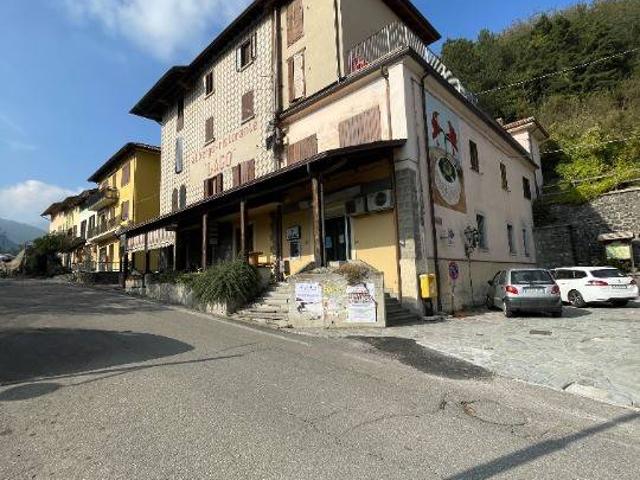 Locale Commerciale in vendita a Appennino Reggiano, Re