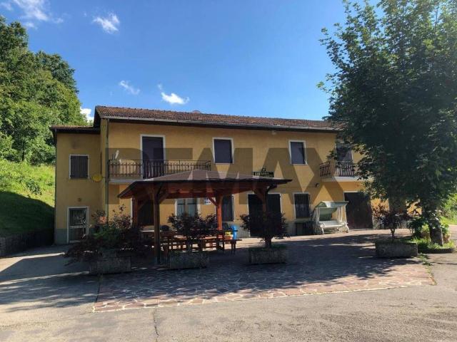 Locale Commerciale in vendita a Appennino Reggiano, Re