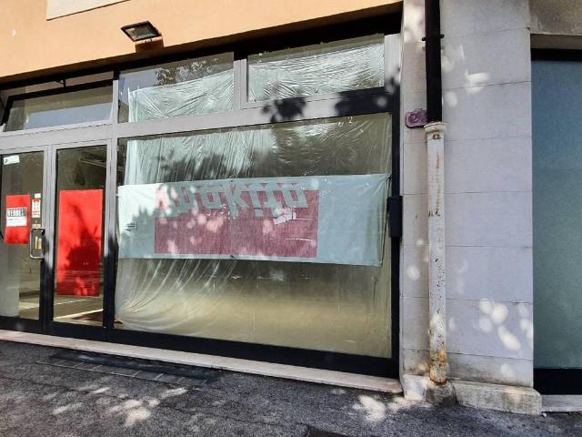 Locale Commerciale in vendita a Ventimiglia, Liguria